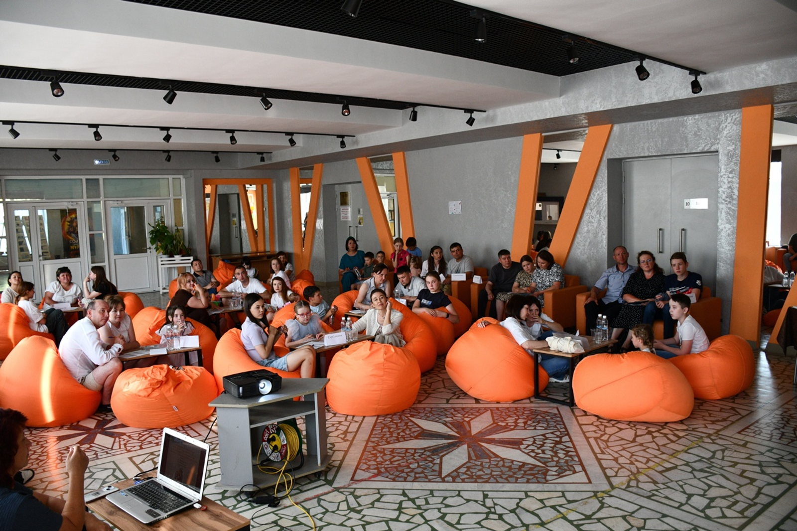 Ғаиләләр  көс һынашты