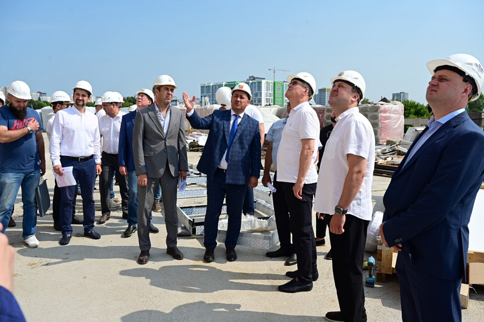 Радий Хәбиров Өфөләге «Әр-Рәхим» мәсетенең төҙөлөш майҙансығында булды