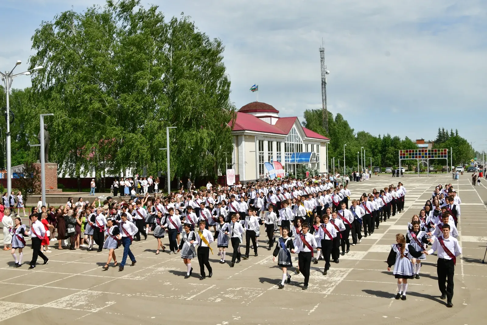 Балға йыйылдылар