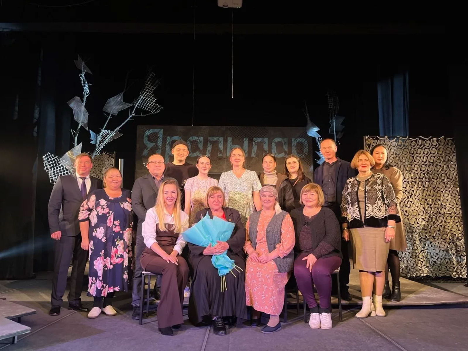 Режиссер Редик Ганиев Луганск драматурғы пьесаһы буйынса спектакль ҡуйған