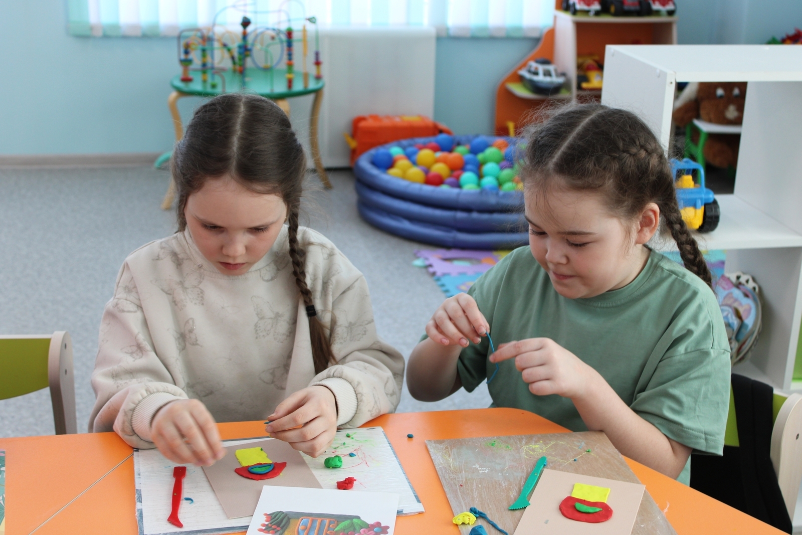 Ағиҙелдең яңыртылған китапханаһында ижад уттары ҡабынды