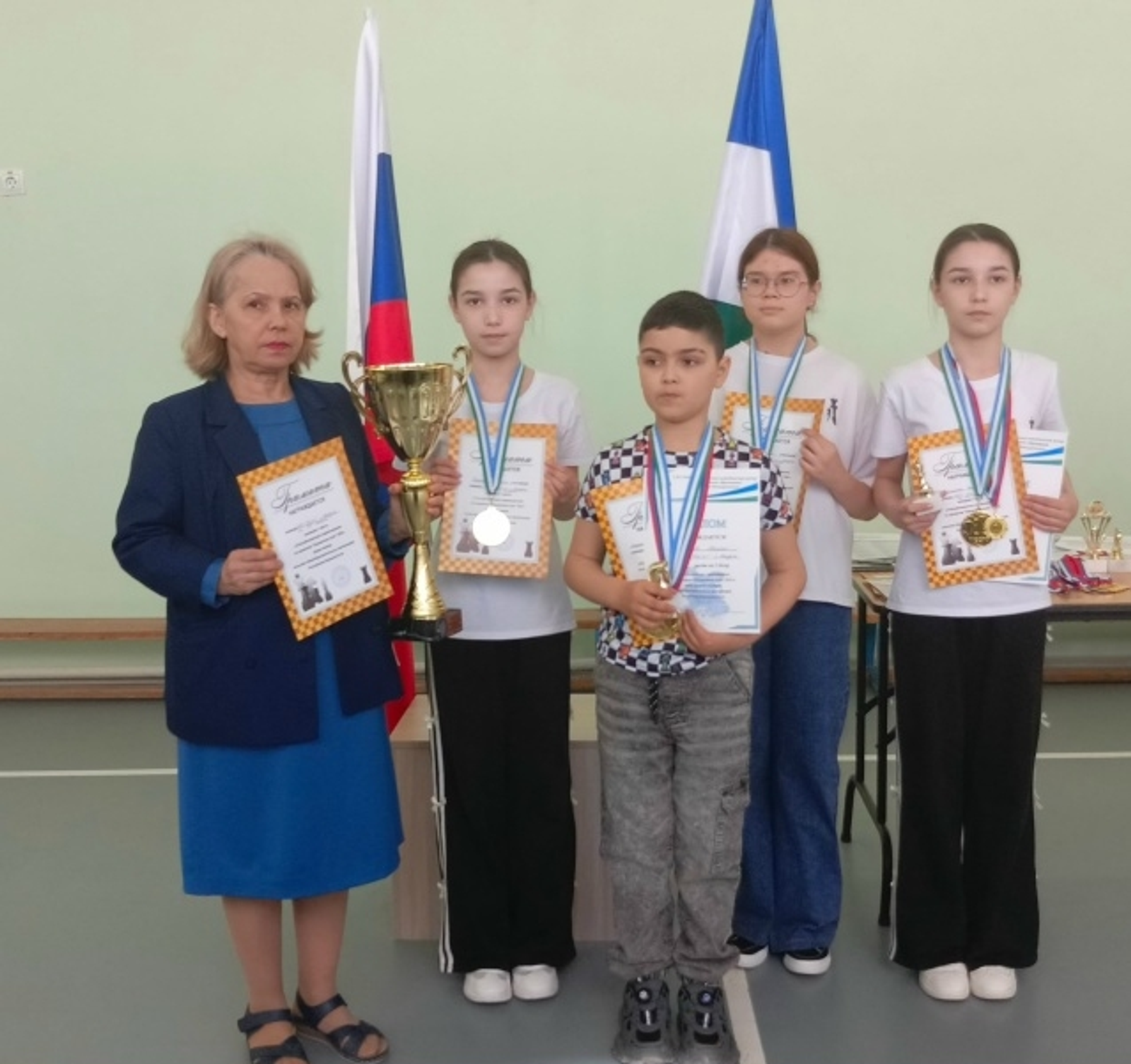 Еңделәр ҙә  лә Сочиға юлландылар!